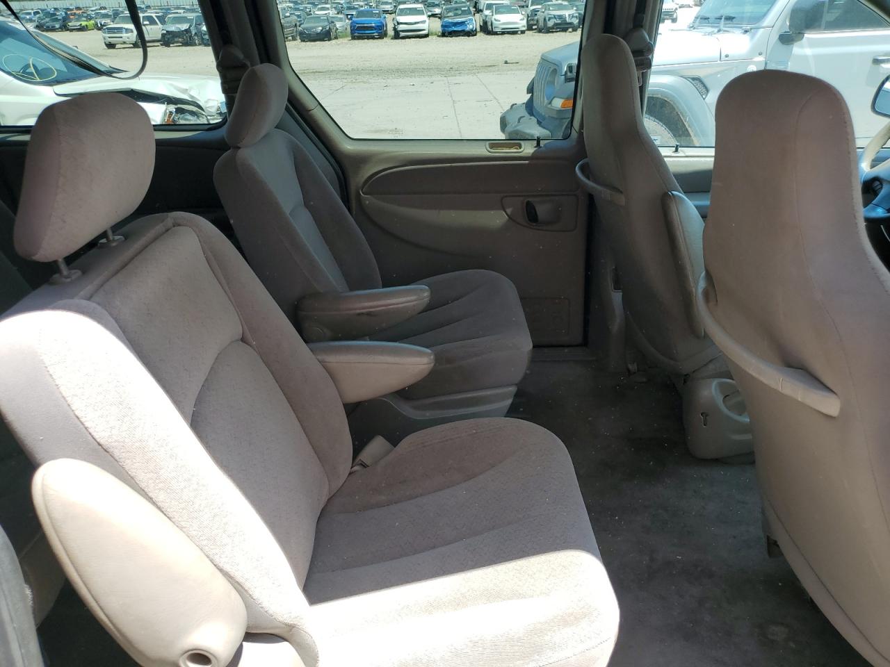 2003 Chrysler Town & Country VIN: 2C4GP24R73R358060 Lot: 64146305
