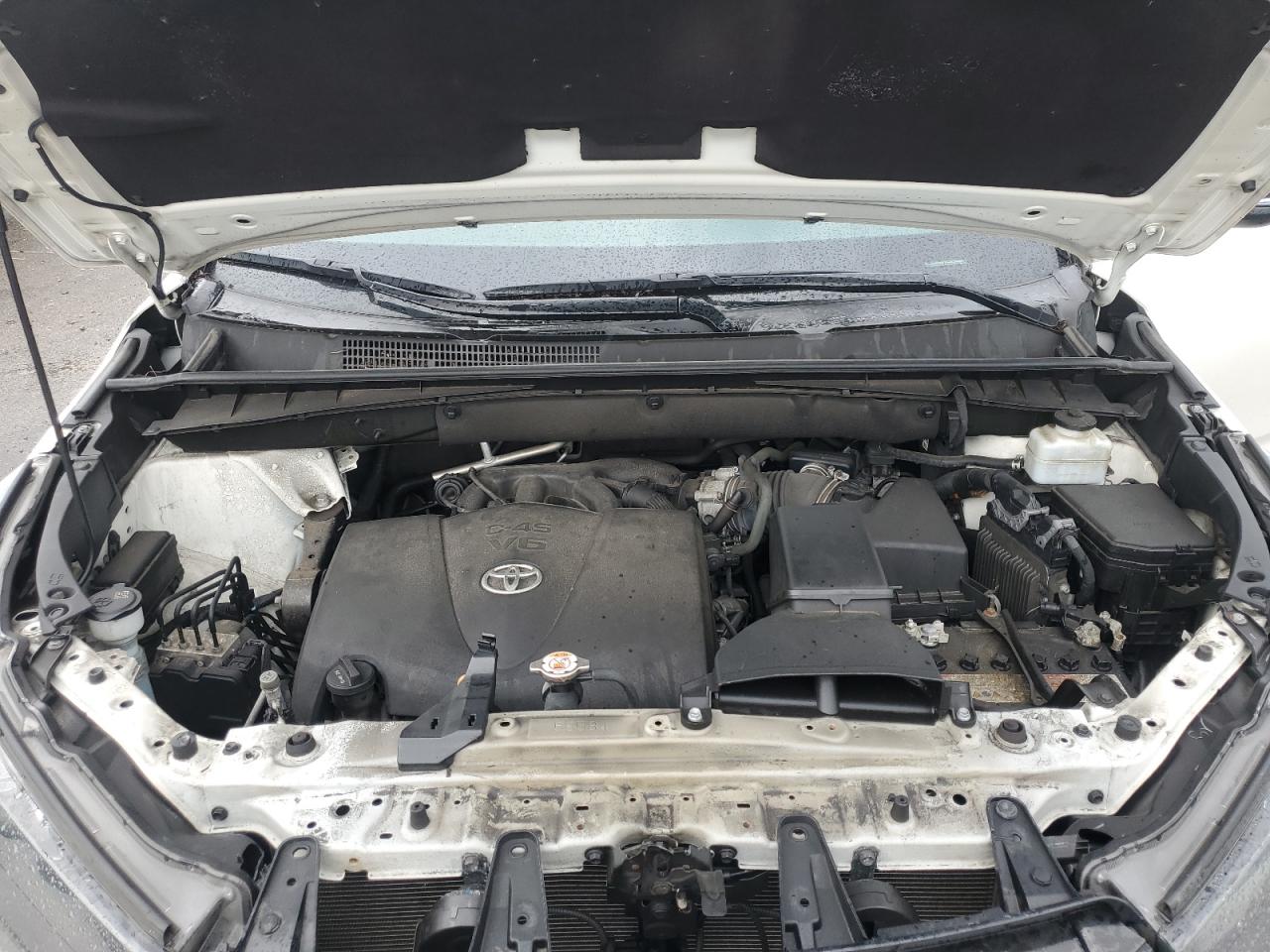 5TDJZRFH3KS975667 TOYOTA HIGHLANDER 2019