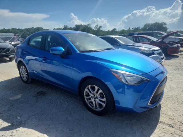  TOYOTA YARIS 2018 Granatowy