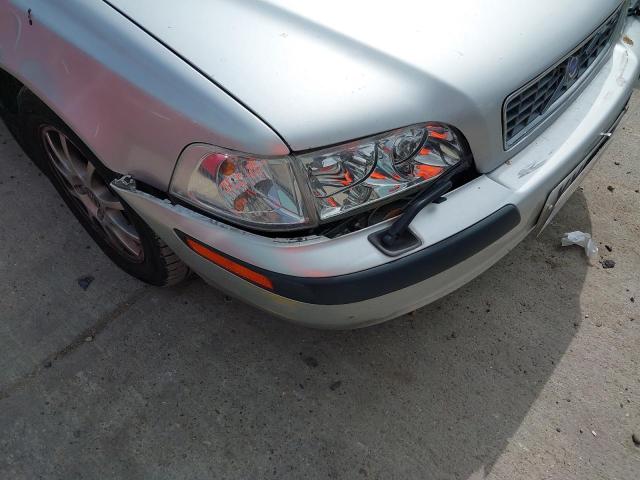 2003 VOLVO V40 S