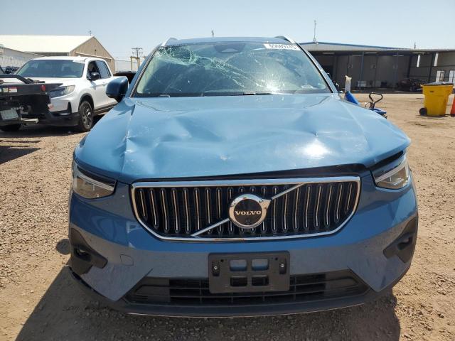 VOLVO XC40 PLUS 2023 Granatowy