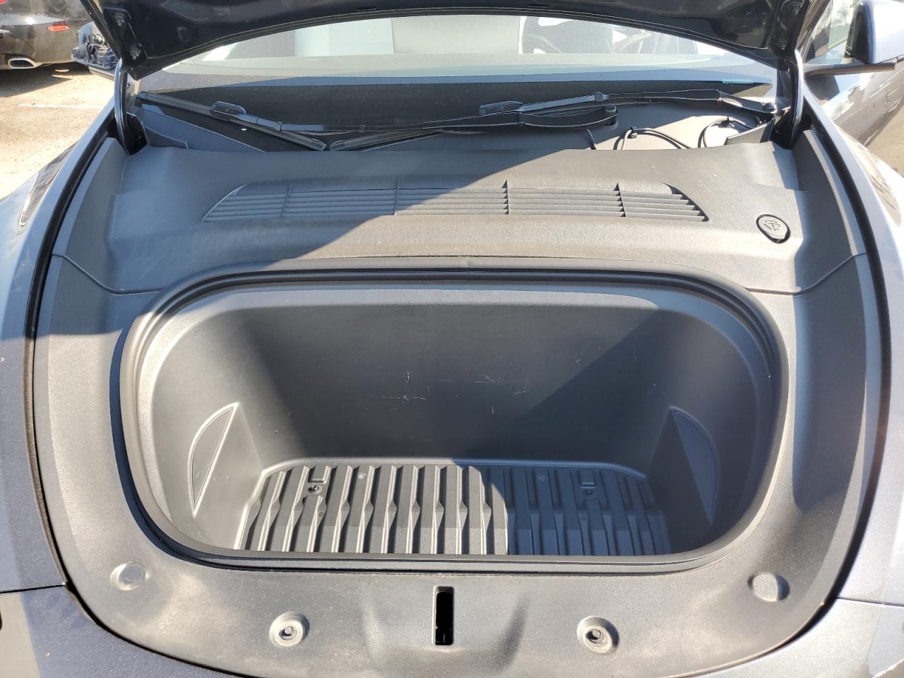 2024 Tesla Model Y VIN: 7SAYGAEE5RF098615 Lot: 64630895
