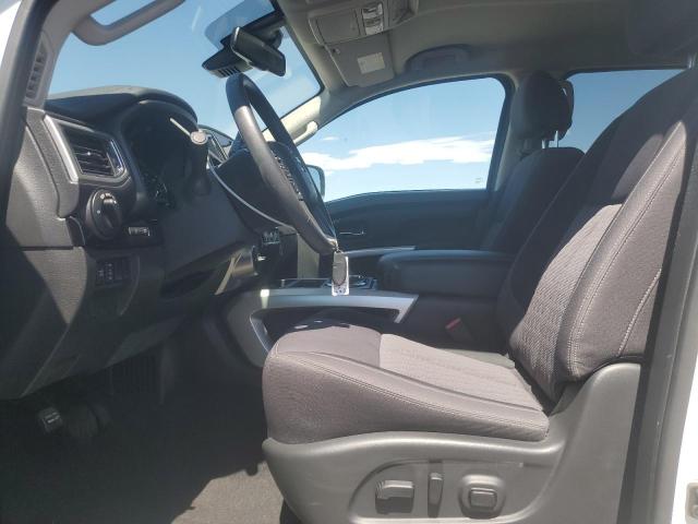  NISSAN TITAN 2021 Biały