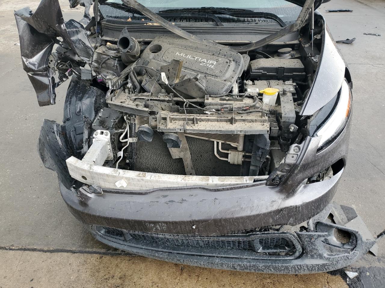 2017 Jeep Cherokee Latitude VIN: 1C4PJMCBXHW663858 Lot: 64079825