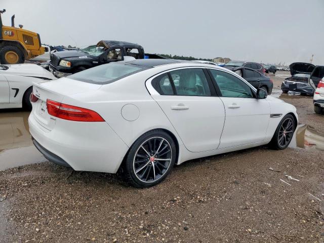 Седаны JAGUAR XE 2017 Белы