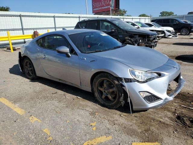 Coupet TOYOTA SCION 2015 Srebrny