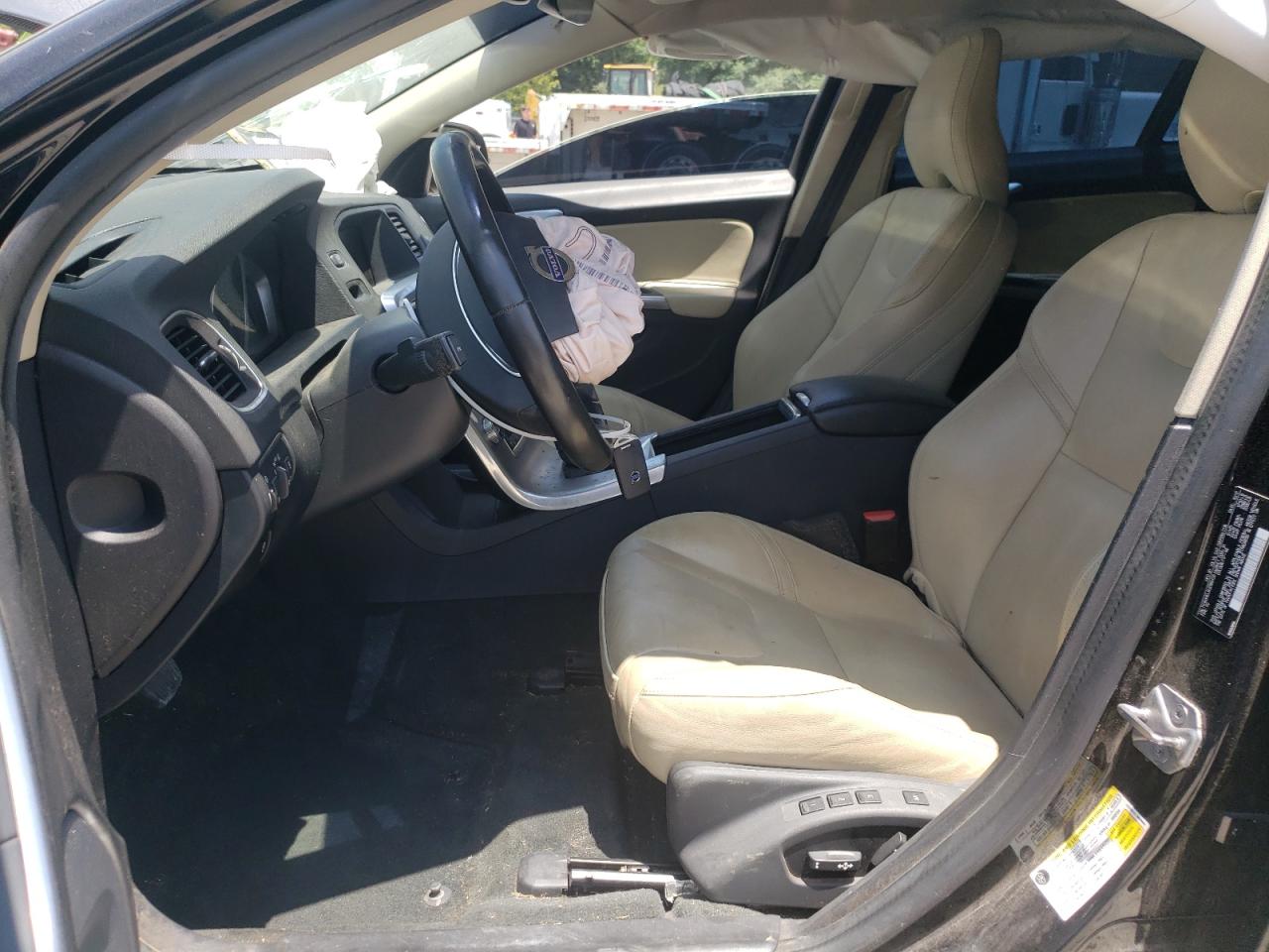 2018 Volvo V60 T5 Dynamic VIN: YV140MEL8J2385402 Lot: 64103165