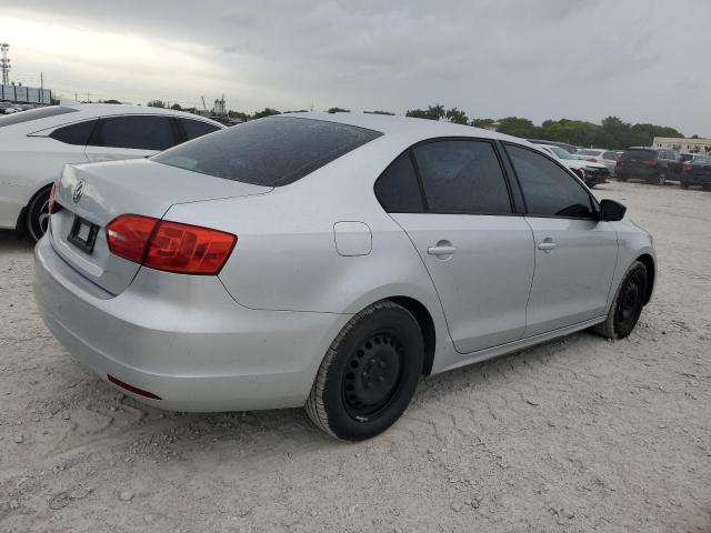 Sedans VOLKSWAGEN JETTA 2014 Srebrny