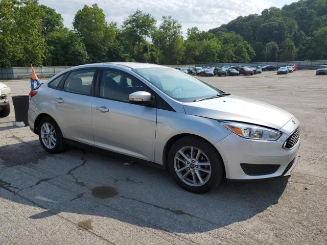 Sedans FORD FOCUS 2016 Srebrny