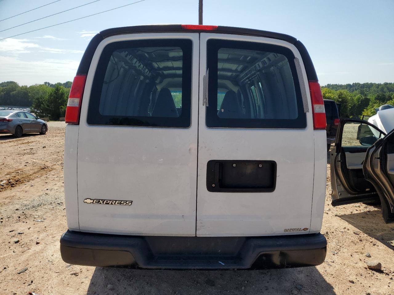 2017 Chevrolet Express G2500 VIN: 1GCWGAFF8H1341241 Lot: 64240255