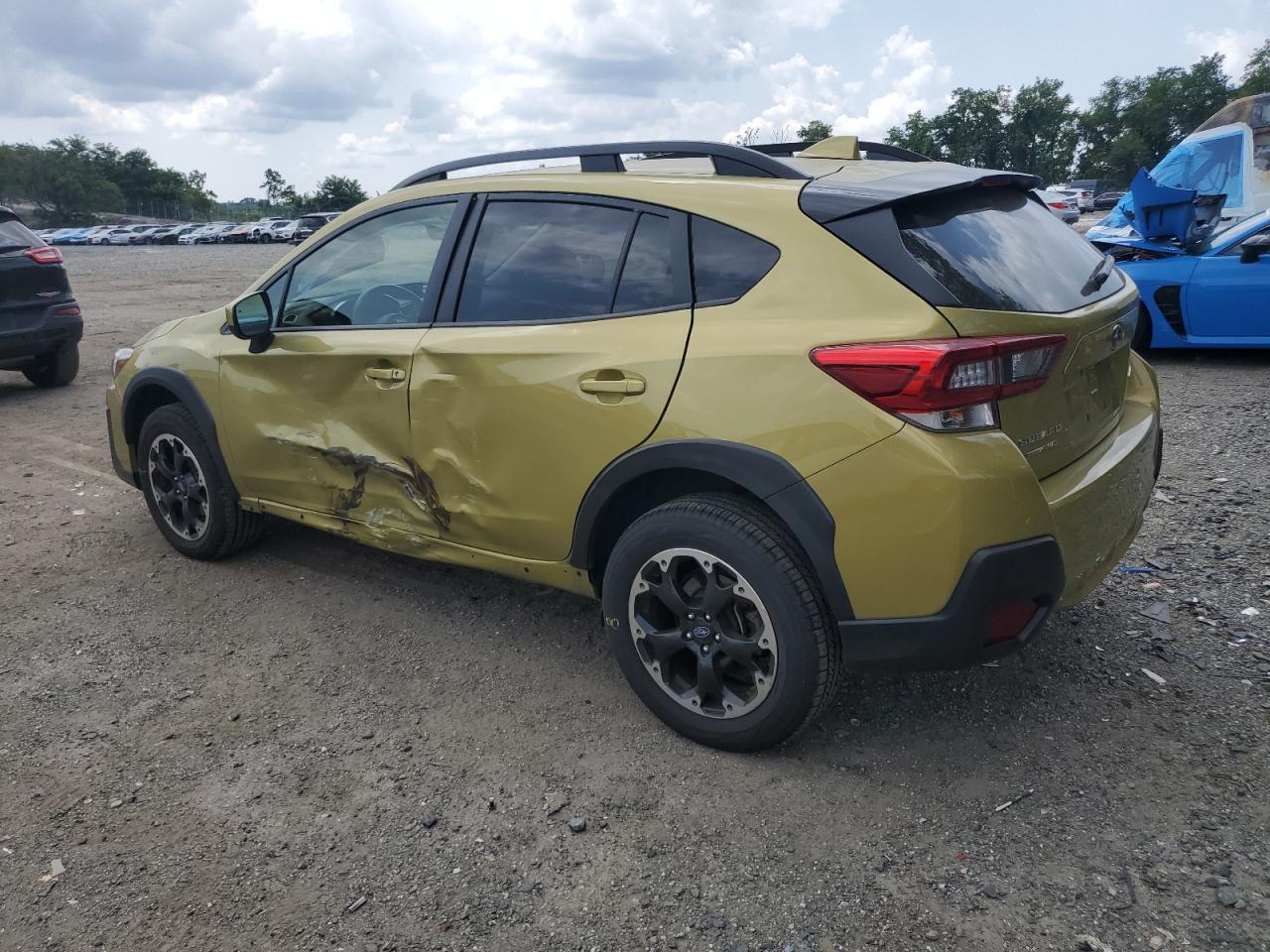 2023 Subaru Crosstrek Premium green null gas JF2GTAPC8PH243709 photo #3