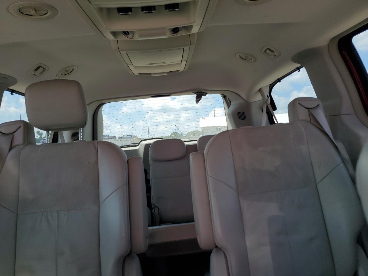 2008 Chrysler Town & Country Limited VIN: 2A8HR64X88R137085 Lot: 64666095