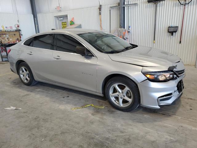 Sedans CHEVROLET MALIBU 2017 Srebrny