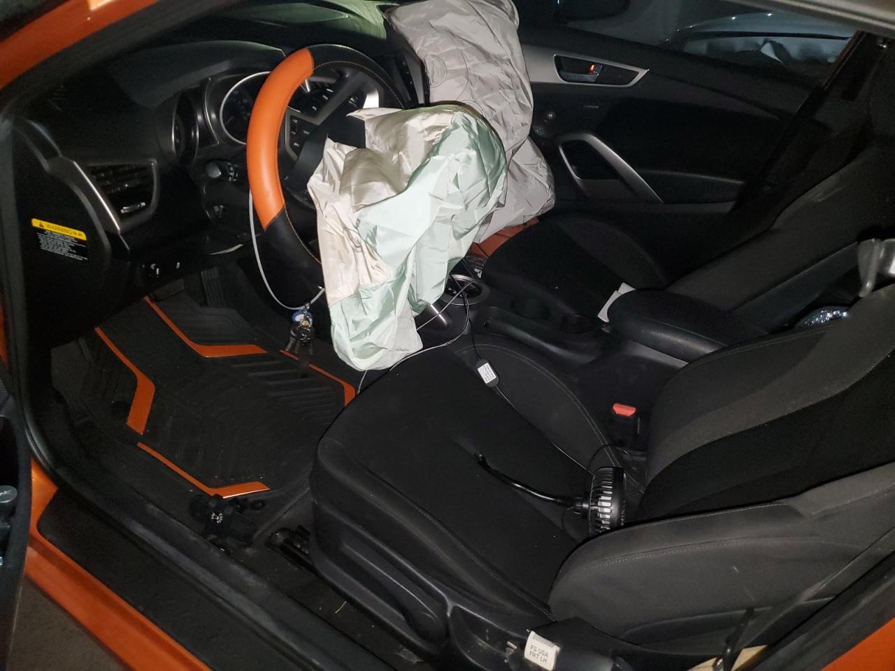 kmhtc6ad8hu312303 KMHTC6AD8HU312303 2017 Hyundai Veloster