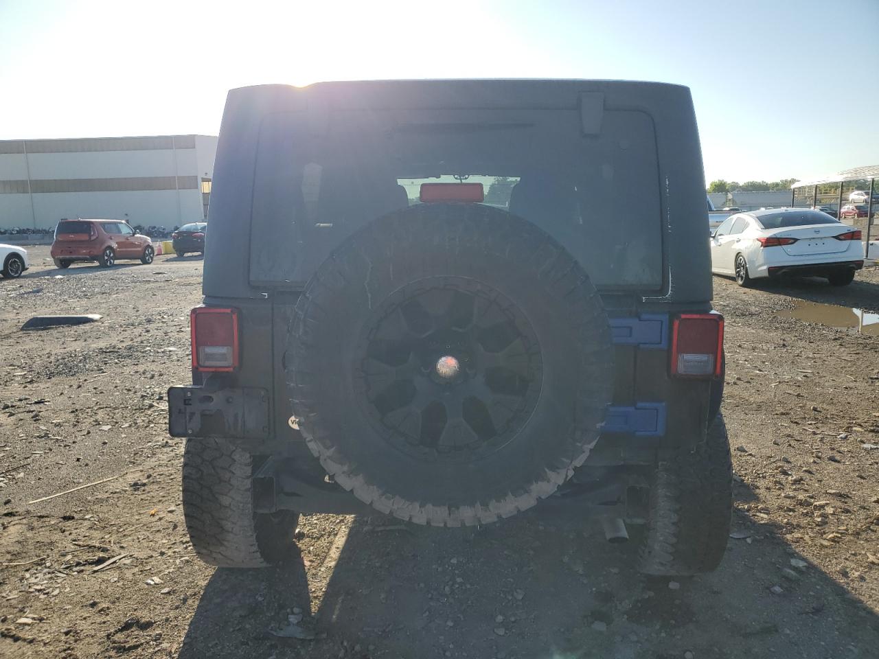2014 Jeep Wrangler Unlimited Sport VIN: 1C4BJWDG5EL250047 Lot: 61621905