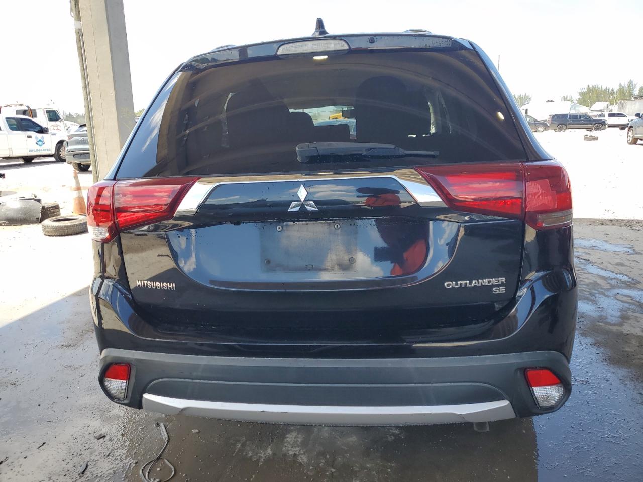 2017 Mitsubishi Outlander Se VIN: JA4AD3A37HZ027880 Lot: 65224365
