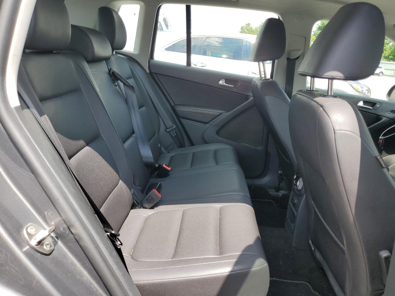 2016 Volkswagen Tiguan S VIN: WVGBV7AX3GW554831 Lot: 64377155