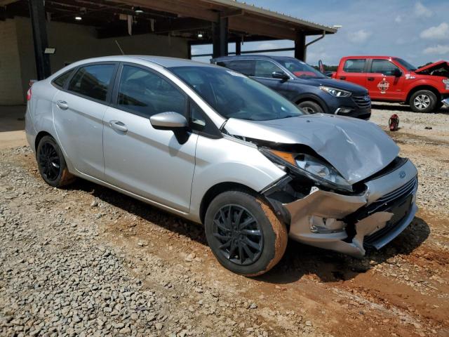 Sedans FORD FIESTA 2014 Srebrny
