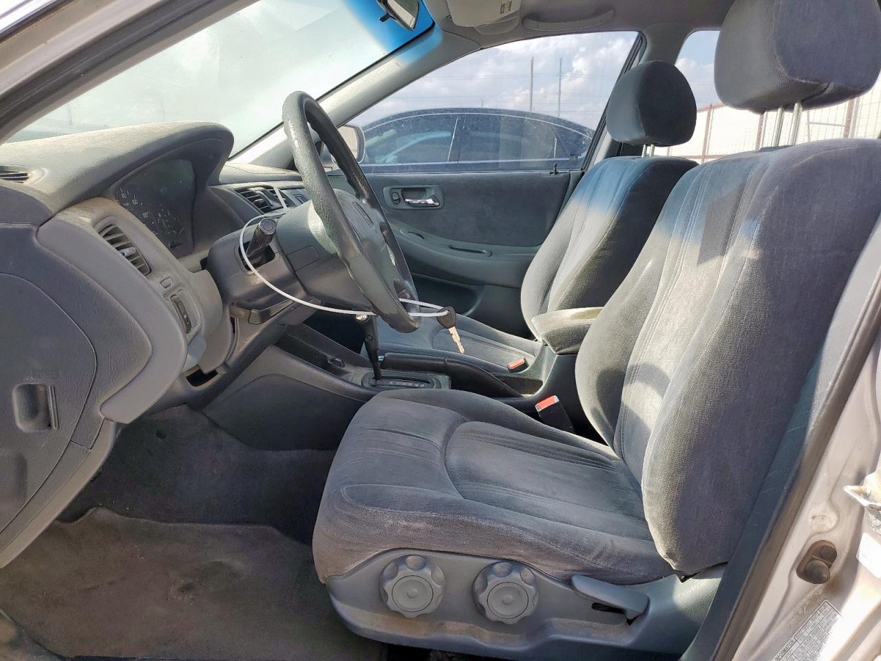 2000 Honda Accord Lx VIN: 1HGCG5641YA049523 Lot: 64887635