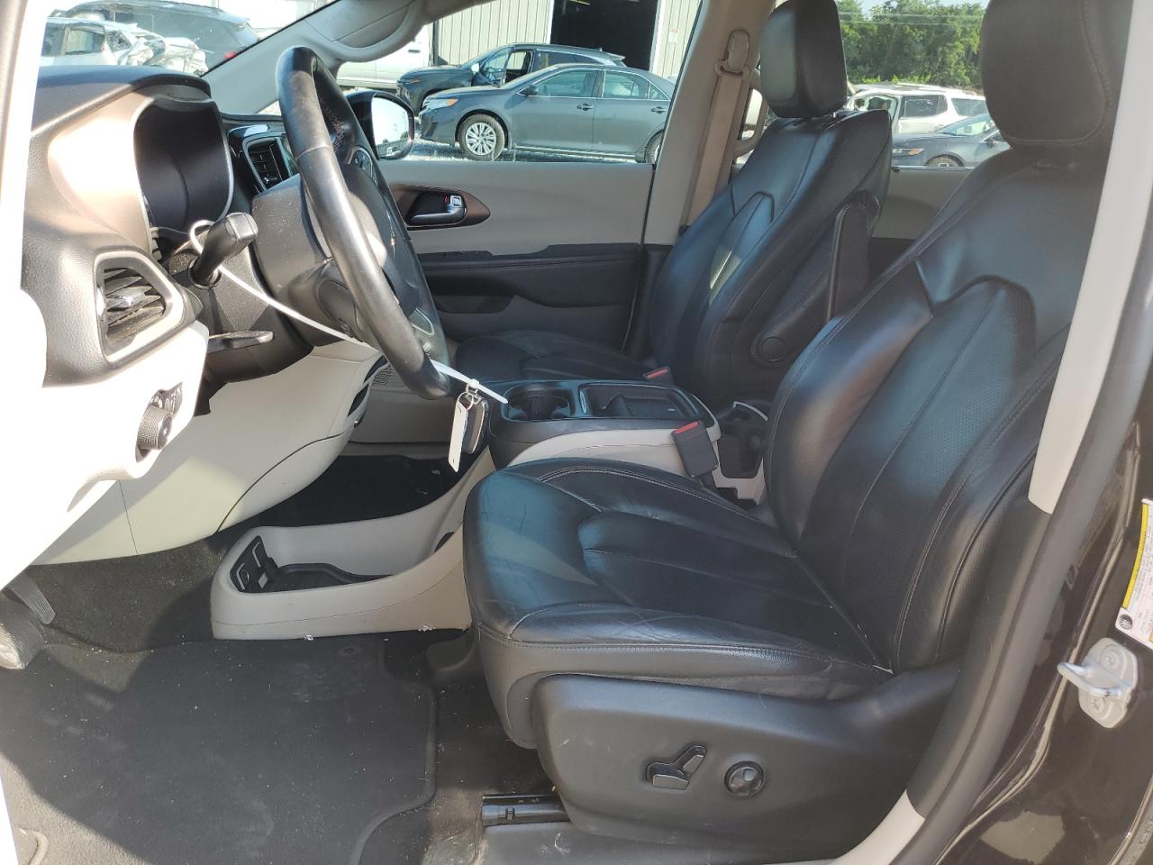 2018 Chrysler Pacifica Touring L VIN: 2C4RC1BG0JR113906 Lot: 65578025