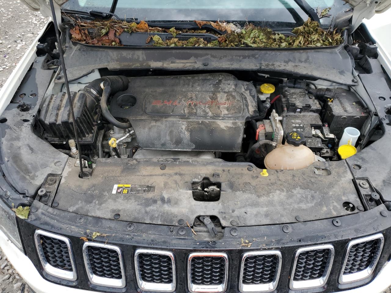 2018 Jeep Compass Latitude VIN: 3C4NJDBB5JT112371 Lot: 65045835