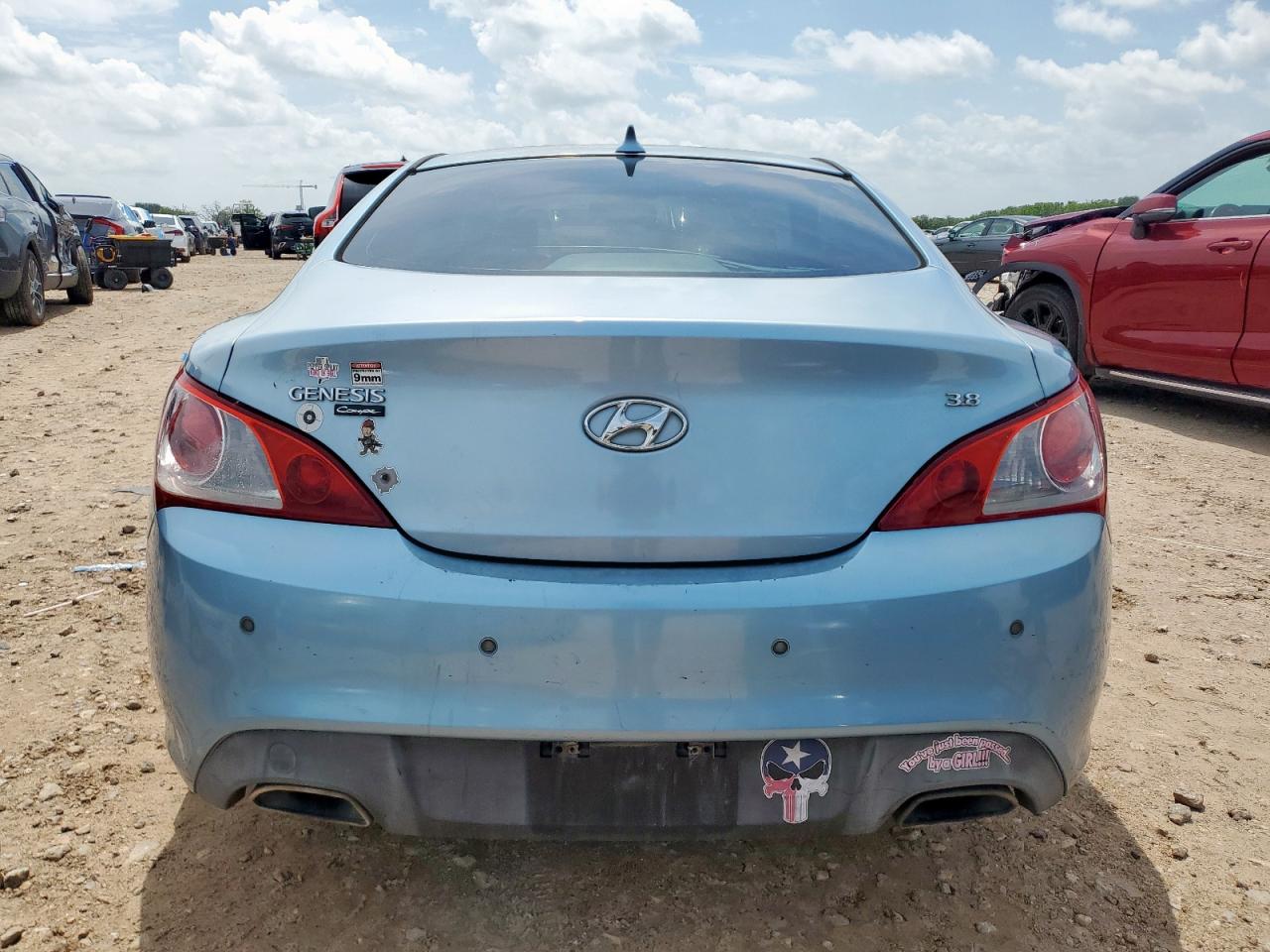 2011 Hyundai Genesis Coupe 3.8L VIN: KMHHU6KH7BU063634 Lot: 61680695