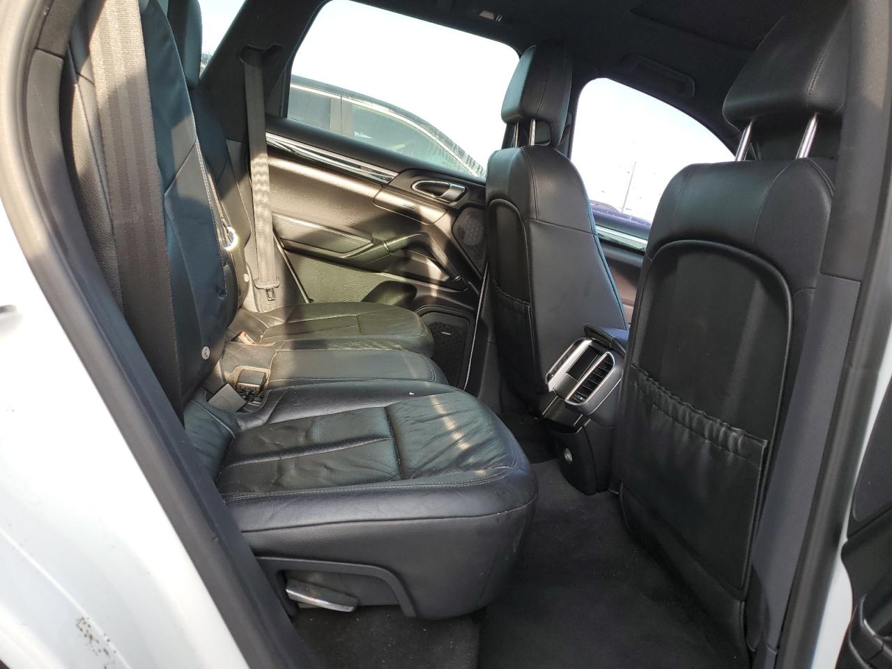 2013 Porsche Cayenne S VIN: WP1AB2A28DLA85229 Lot: 64752875