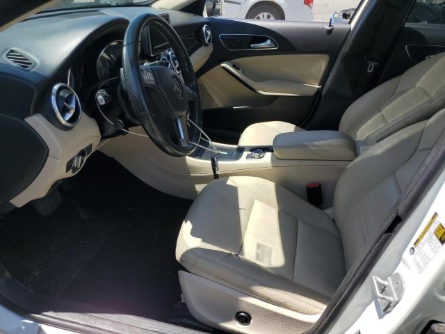 Parquets MERCEDES-BENZ GLA-CLASS 2015 Biały