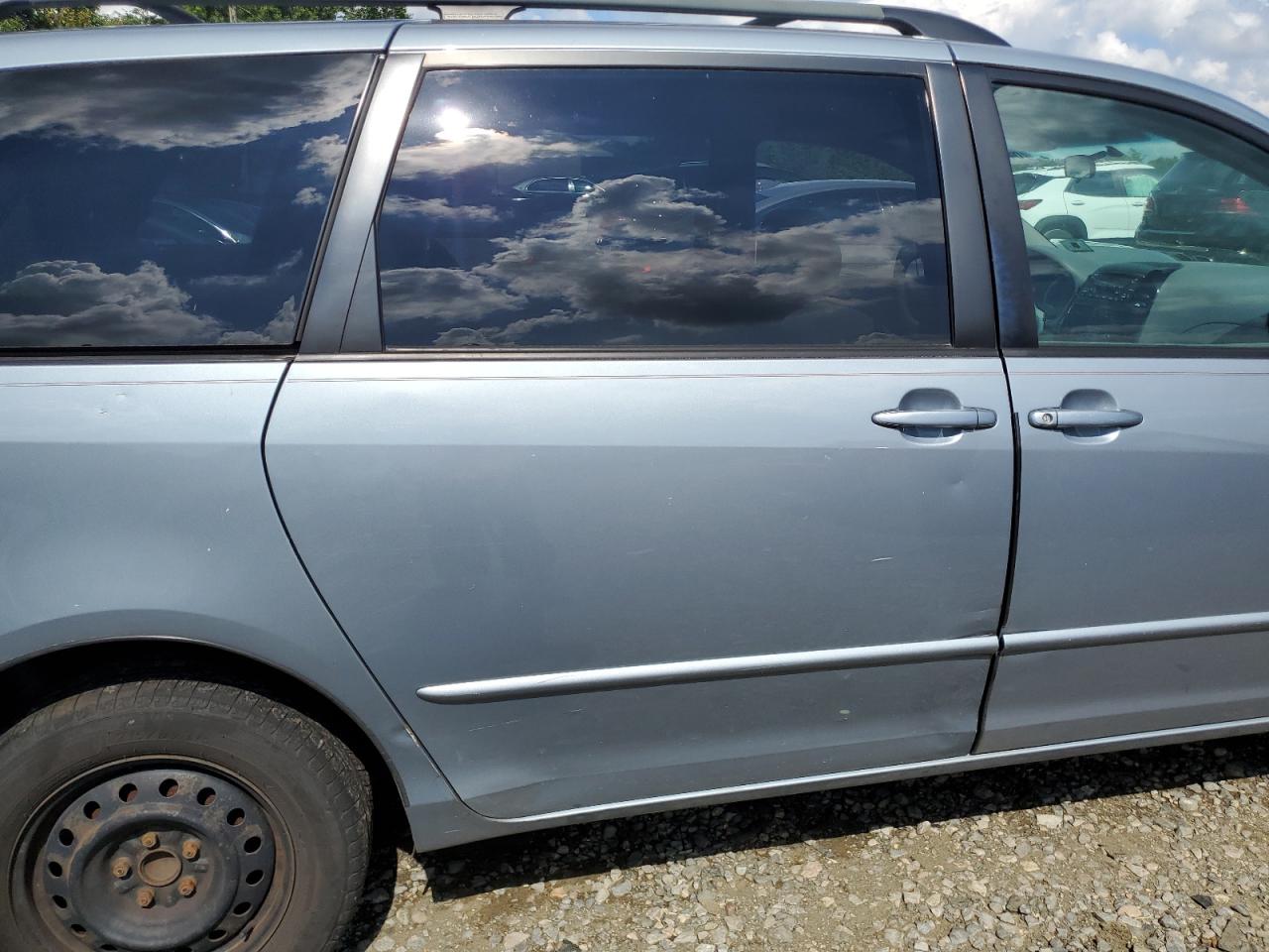 2004 Toyota Sienna Ce VIN: 5TDZA23C14S158470 Lot: 64717445