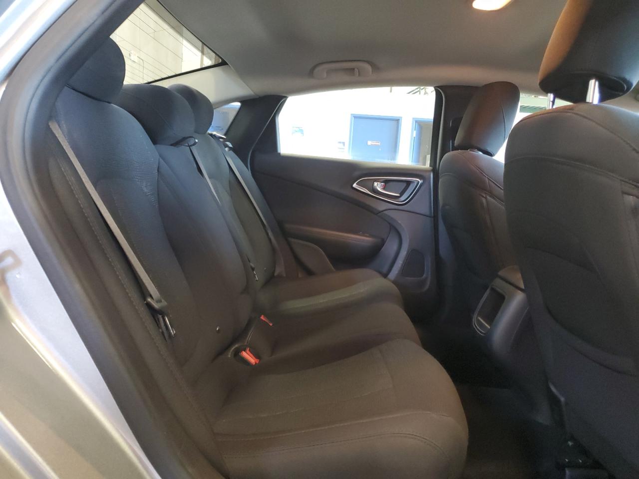 2015 Chrysler 200 Limited VIN: 1C3CCCAB2FN751560 Lot: 65468675