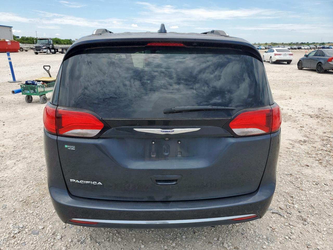 2020 Chrysler Pacifica Touring L VIN: 2C4RC1BG1LR272467 Lot: 65266085