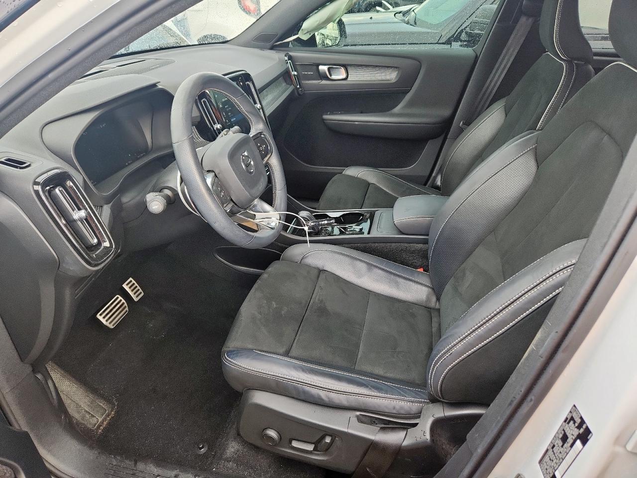 2019 Volvo Xc40 T5 R-Design VIN: YV4162UM3K2120035 Lot: 62772035