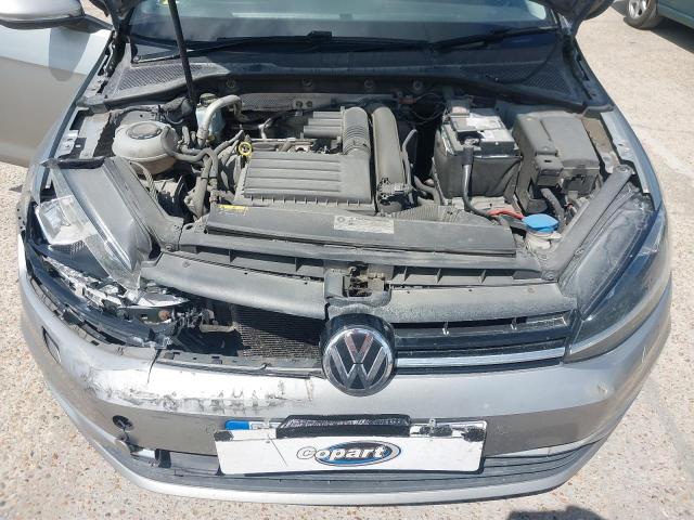 2017 VOLKSWAGEN GOLF SE NA