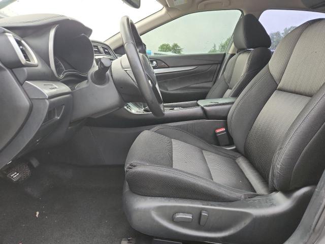 Sedans NISSAN MAXIMA 2017 Szary