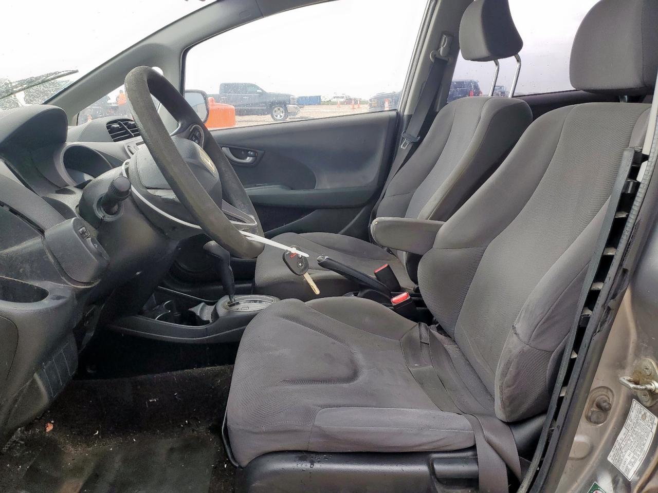 2009 Honda Fit Lx VIN: JHMGE88509S811893 Lot: 63113515