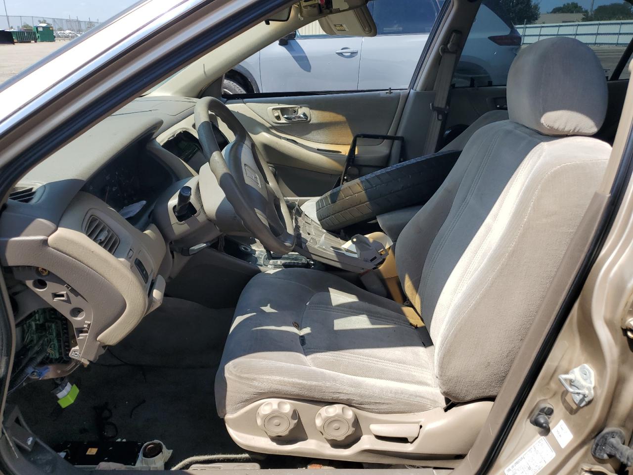 2000 Honda Accord Lx VIN: 1HGCG5640YA142310 Lot: 60415595