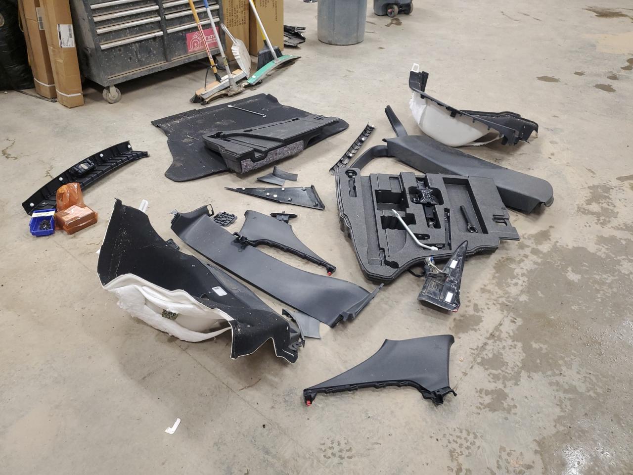 2020 Toyota Prius L VIN: JTDKARFU9L3106518 Lot: 64111275