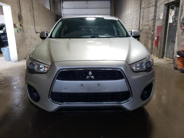  MITSUBISHI OUTLANDER 2015 Srebrny