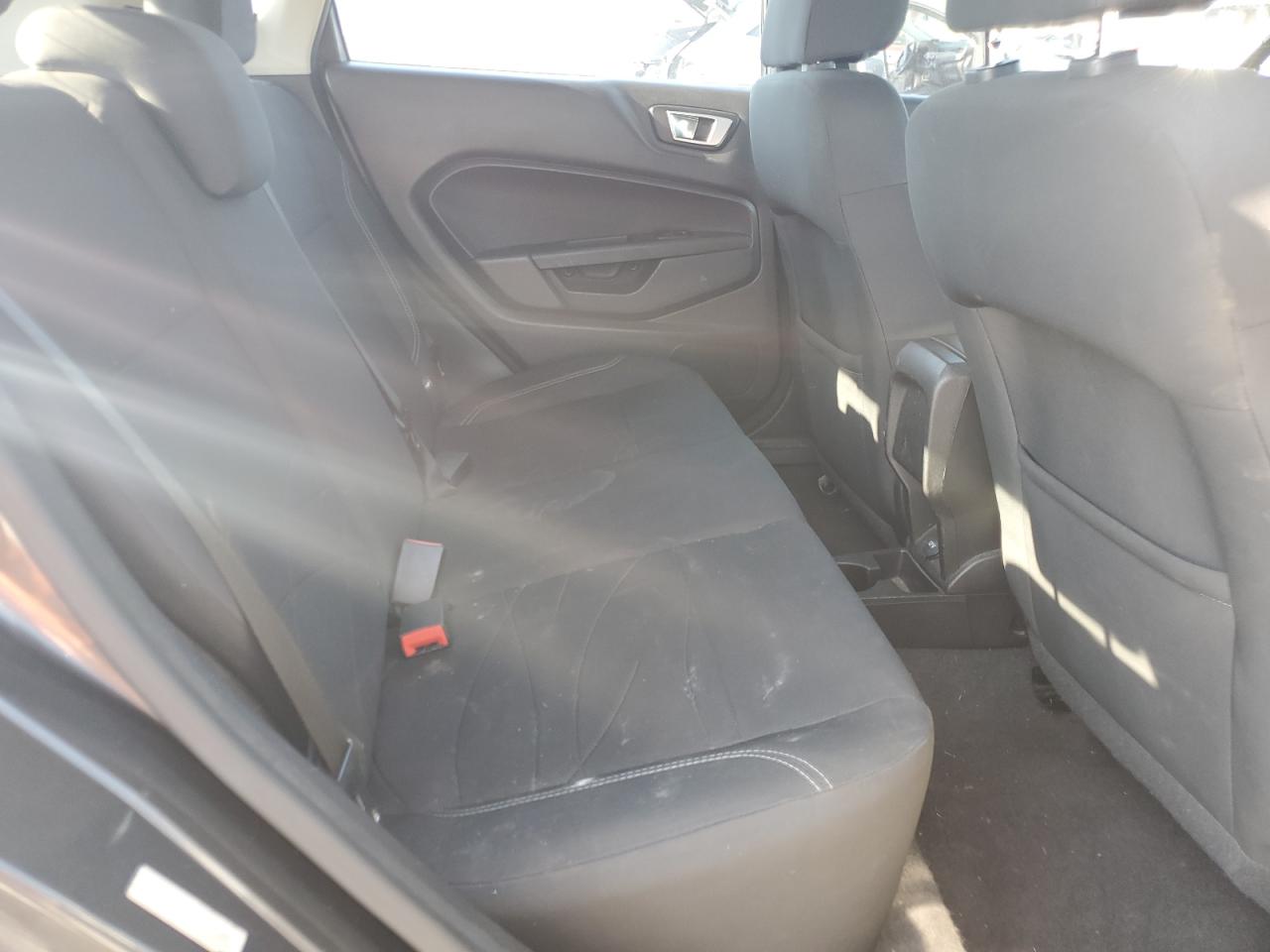 3FADP4EJ6FM190890 2015 Ford Fiesta Se