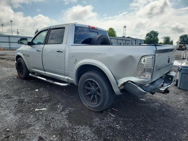 Pickups RAM 1500 2015 Srebrny