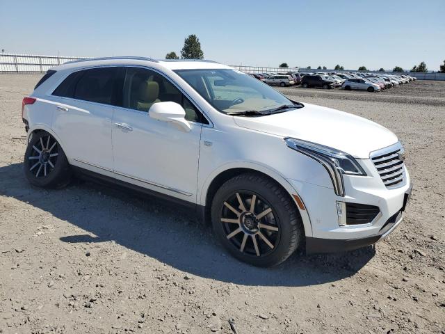  CADILLAC XT5 2017 White