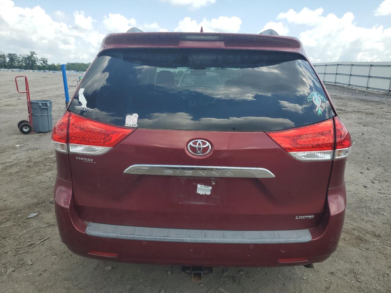 2011 Toyota Sienna Xle VIN: 5TDYK3DC0BS084162 Lot: 64478775