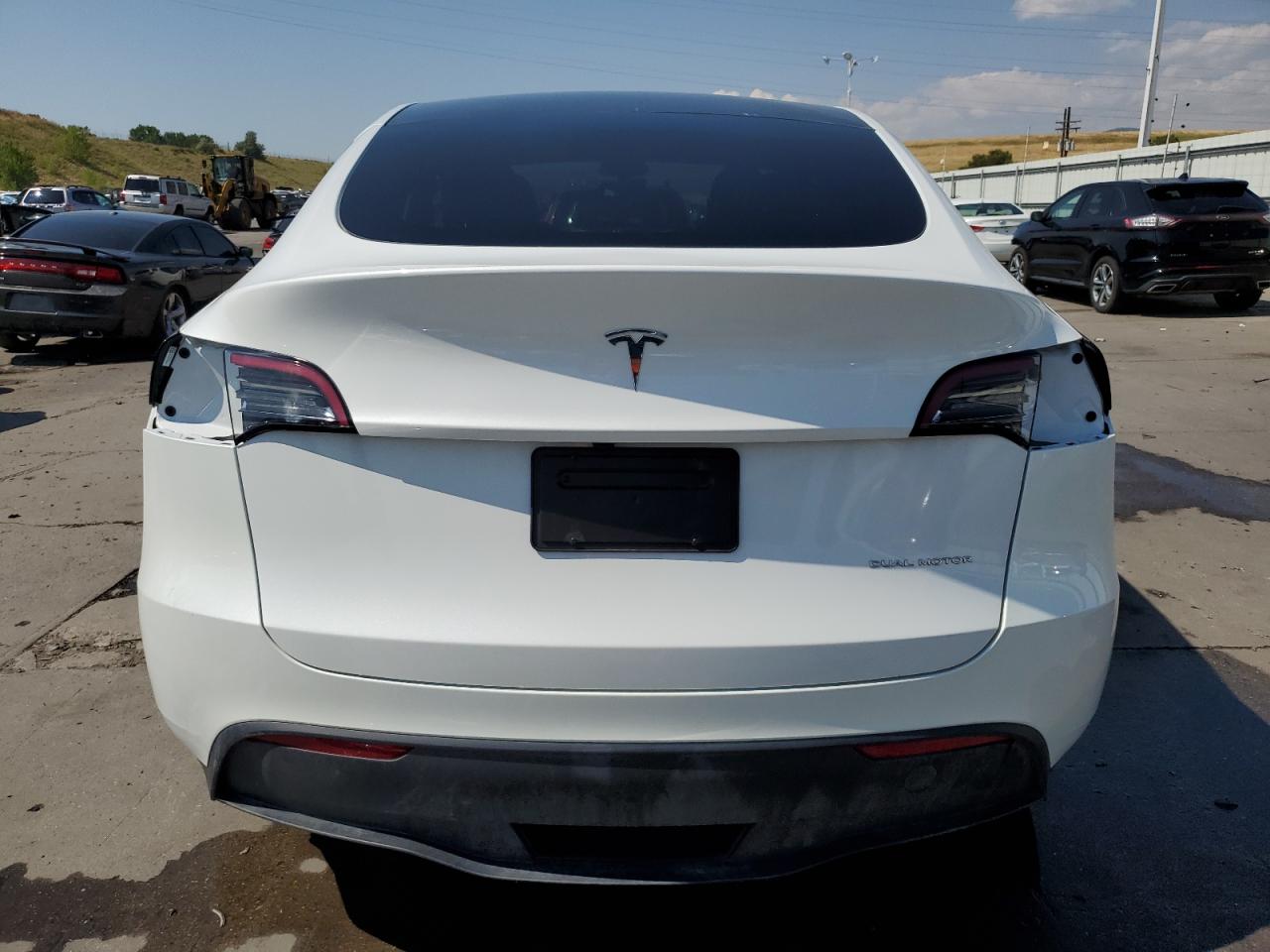 2024 Tesla Model Y VIN: 7SAYGAEE5RF109354 Lot: 65518555