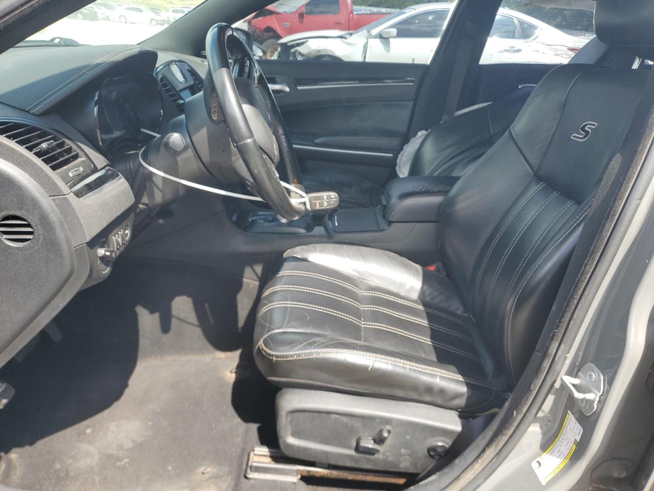 2019 Chrysler 300 S VIN: 2C3CCABG3KH562692 Lot: 67120575