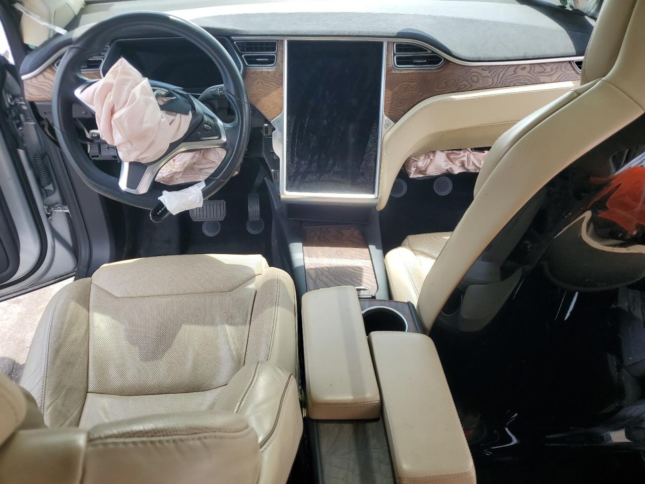 2017 Tesla Model X VIN: 5YJXCAE22HF029552 Lot: 63962945