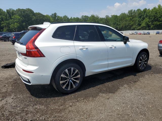  VOLVO XC60 PLUS 2025 Белы