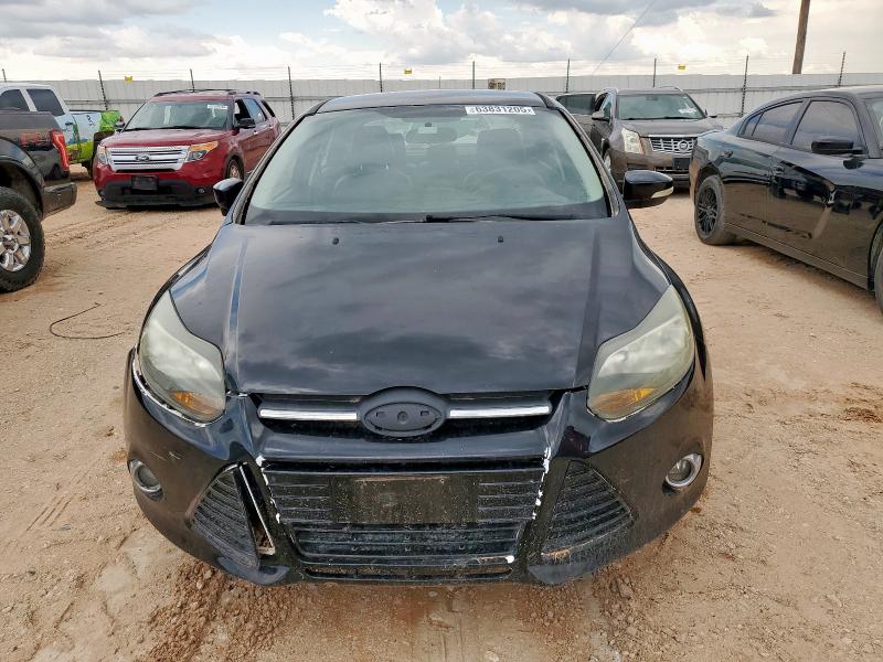 Sedans FORD FOCUS 2014 Czarny