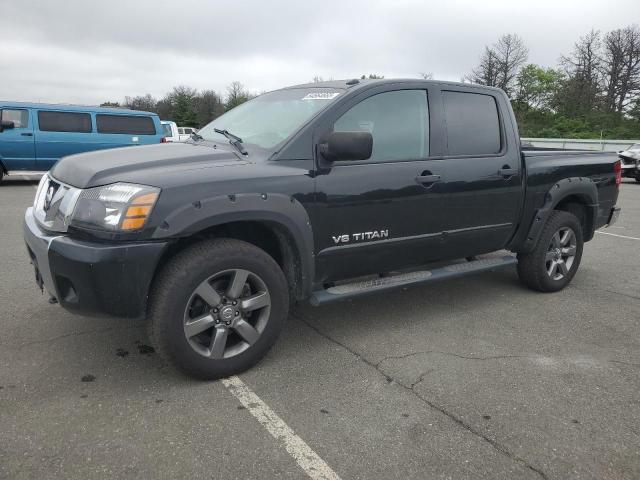 Pickups NISSAN TITAN 2015 Czarny