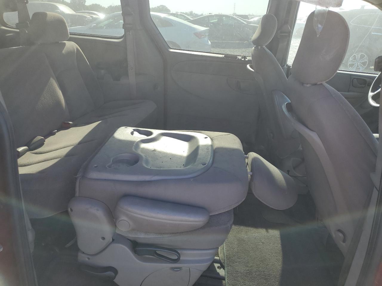 2003 Dodge Grand Caravan Sport VIN: 2D4GP44L03R118908 Lot: 63680735