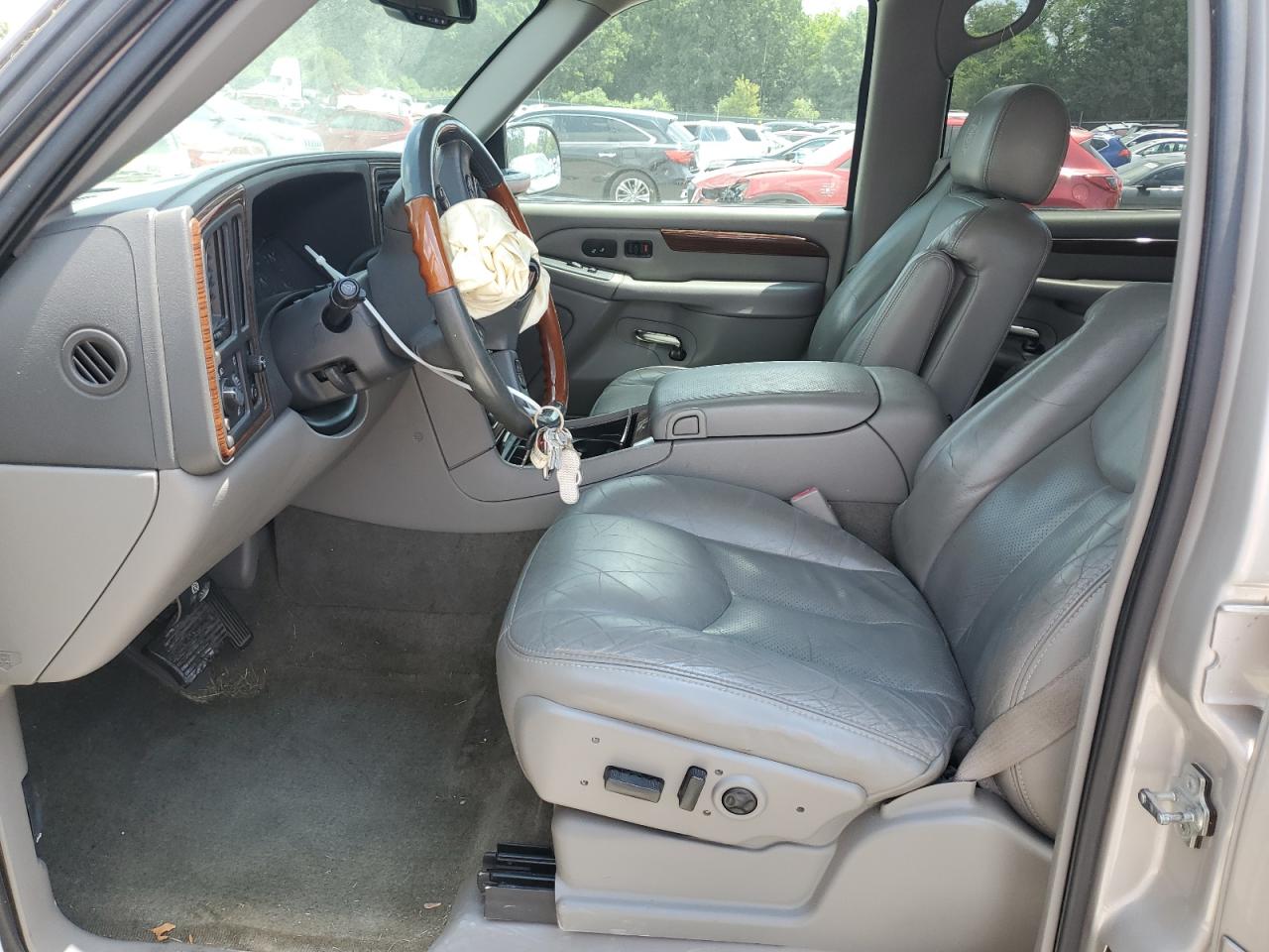 2004 Cadillac Escalade Luxury VIN: 1GYEK63N44R269575 Lot: 65069255